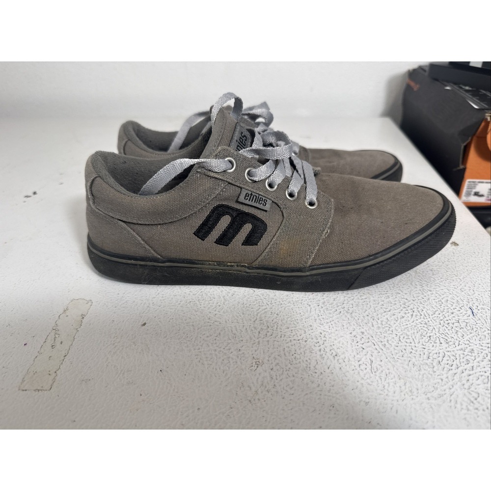 Etnies Kick Shoes Size 8.5 Very Good Condition‎ But Need Cleaned